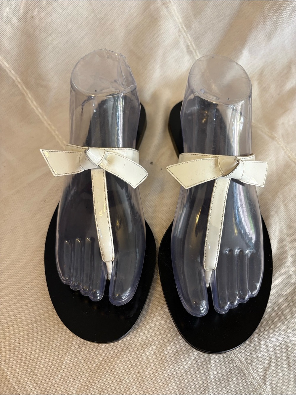 M.‎ Gemi White Bow T-Strap Sandals